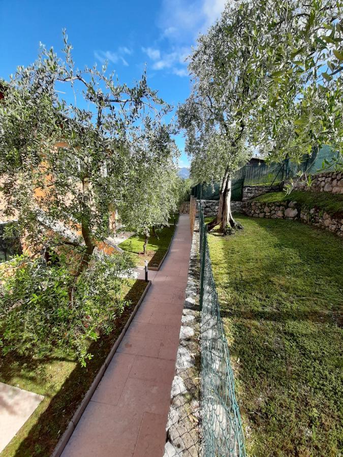 Appartamenti Elisabeth Brenzone sul Garda Exterior foto